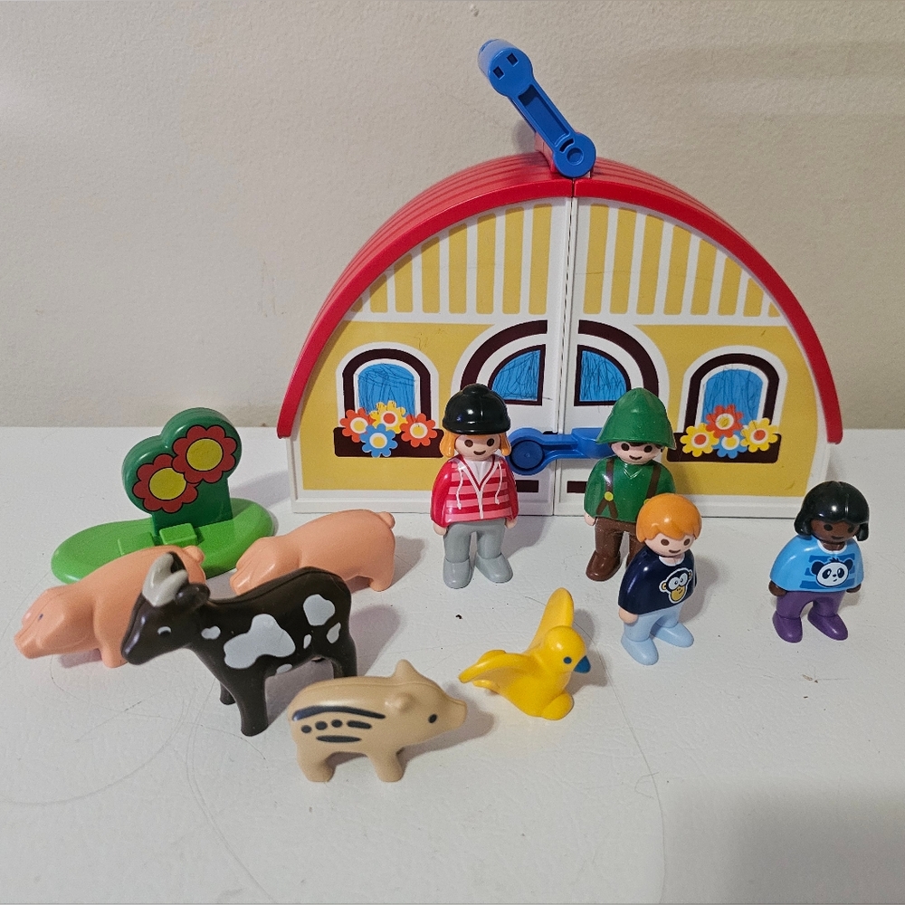 Playmobil 123 TAKE ALONG Carry Barn Farm with Figures